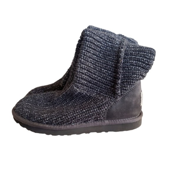 UGG Australia Cardy Tall Black Sweater Knit Button Boots Women’s Size US 7 EU 38 - Picture 4 of 9